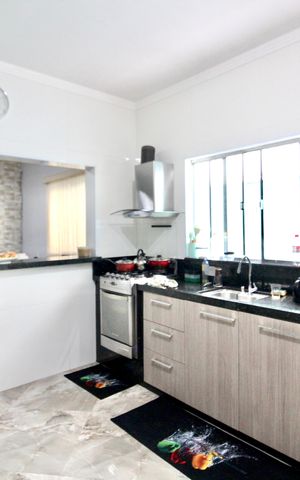 Casa à venda com 125m², 4 quartos e 2 vagas Casa à venda com 125m², 4 quartos e 2 vagasCozinha