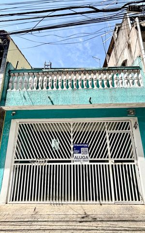 Casa à venda com 125m², 4 quartos e 2 vagas Casa à venda com 125m², 4 quartos e 2 vagasFachada