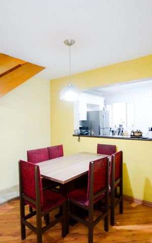 Casa à venda com 139m², 2 quartos e 1 vagaSala