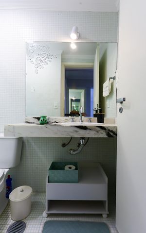 Apartamento à venda com 90m², 2 quartos e 2 vagas Apartamento à venda com 90m², 2 quartos e 2 vagasBanheiro