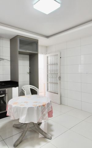 Apartamento à venda com 170m², 3 quartos e 2 vagas Apartamento à venda com 170m², 3 quartos e 2 vagasCozinha