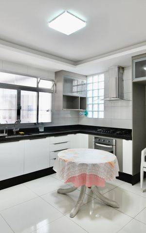 Apartamento à venda com 170m², 3 quartos e 2 vagas Apartamento à venda com 170m², 3 quartos e 2 vagasCozinha
