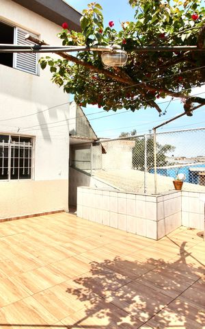Apartamento à venda com 170m², 3 quartos e 2 vagas Apartamento à venda com 170m², 3 quartos e 2 vagasVaranda