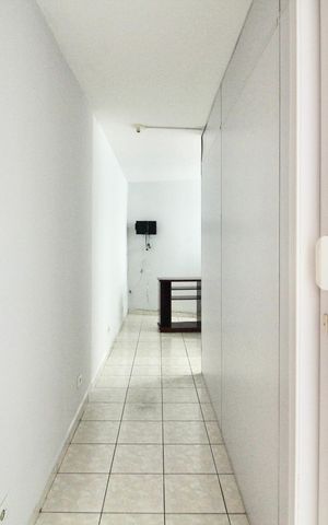 Apartamento à venda com 170m², 3 quartos e 2 vagas Apartamento à venda com 170m², 3 quartos e 2 vagasCorredor