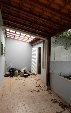 Casa à venda com 149m², 3 quartos e 6 vagasVARANDA 