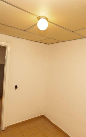 Casa à venda com 149m², 3 quartos e 6 vagasQUARTO DE SERVIÇO