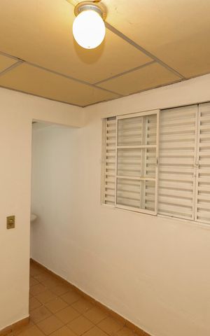Casa à venda com 149m², 3 quartos e 6 vagasQUARTO DE SERVIÇO
