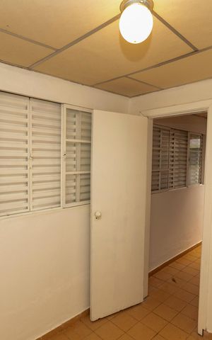 Casa à venda com 149m², 3 quartos e 6 vagasQUARTO DE SERVIÇO