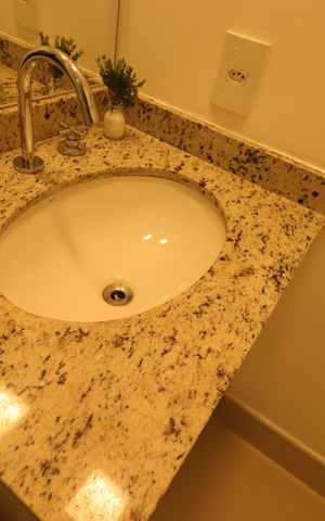 Apartamento para alugar com 64m², 2 quartos e 2 vagasBanheiro Social - Pia