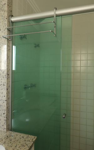 Apartamento para alugar com 64m², 2 quartos e 2 vagasBanheiro da Suíte