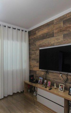 Casa à venda com 215m², 4 quartos e 2 vagas Casa à venda com 215m², 4 quartos e 2 vagasSala