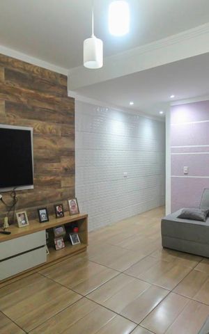Casa à venda com 215m², 4 quartos e 2 vagas Casa à venda com 215m², 4 quartos e 2 vagasSala