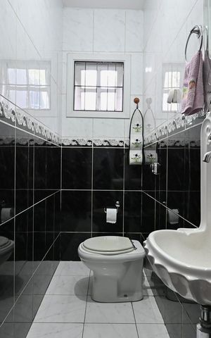 Casa à venda com 300m², 3 quartos e 3 vagasLavabo