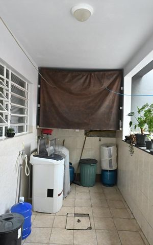 Casa à venda com 300m², 3 quartos e 3 vagasÁrea de Serviço 