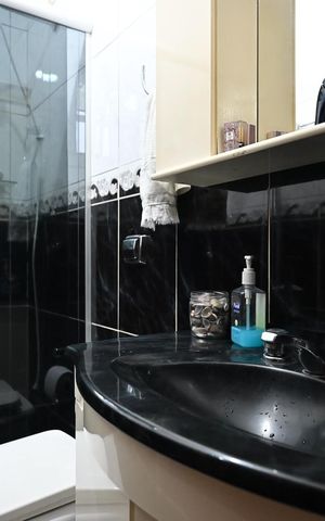 Casa à venda com 300m², 3 quartos e 3 vagasBanheiro Suíte 1