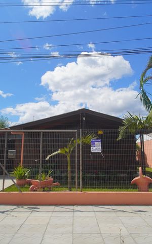 Casa para alugar com 120m², 3 quartos e 2 vagasFachada