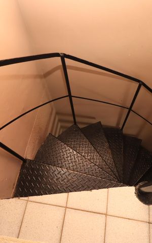 Casa para alugar com 110m², 5 quartos e 1 vagaEscada