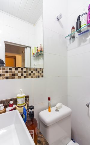 Casa para alugar com 200m², 2 quartos e 4 vagas Casa para alugar com 200m², 2 quartos e 4 vagasBanheiro