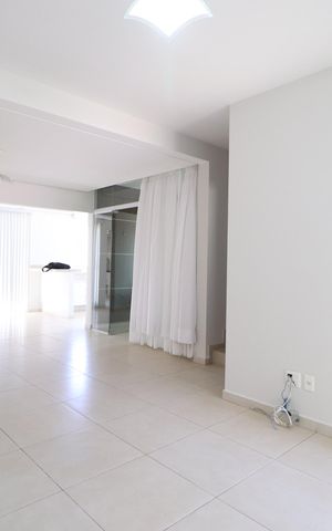 Casa de condomínio para alugar com 350m², 4 quartos e 4 vagasSala