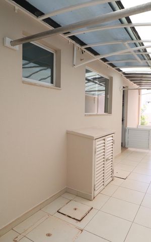 Casa de condomínio para alugar com 350m², 4 quartos e 4 vagasÁrea de Serviço