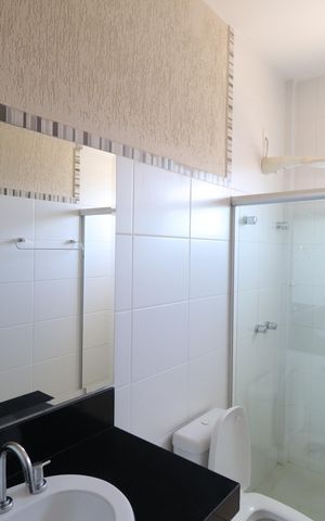 Casa de condomínio para alugar com 350m², 4 quartos e 4 vagasBanheiro do Quarto 1