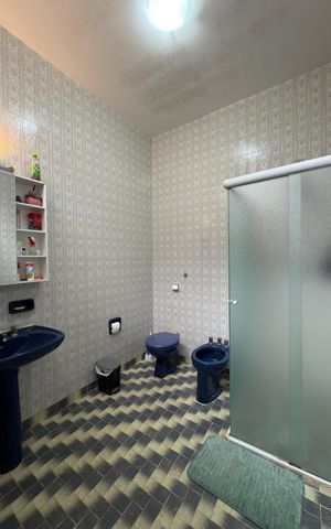 Casa à venda com 113m², 2 quartos e 1 vaga Casa à venda com 113m², 2 quartos e 1 vagaBanheiro Social