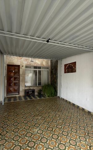 Casa à venda com 113m², 2 quartos e 1 vaga Casa à venda com 113m², 2 quartos e 1 vagaGaragem