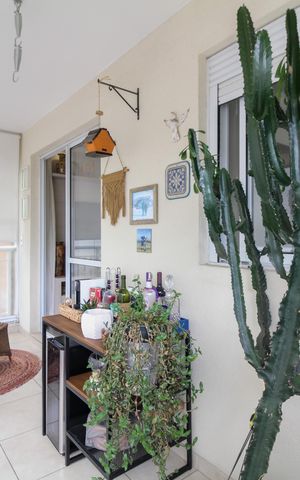 Apartamento à venda com 83m², 3 quartos e 1 vaga Apartamento à venda com 83m², 3 quartos e 1 vagaVaranda