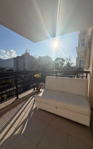 Apartamento para alugar com 100m², 2 quartos e 1 vaga Apartamento para alugar com 100m², 2 quartos e 1 vagaVaranda