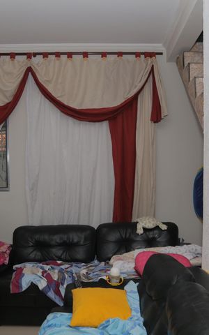 Casa à venda com 84m², 3 quartos e 1 vaga Casa à venda com 84m², 3 quartos e 1 vagaSala