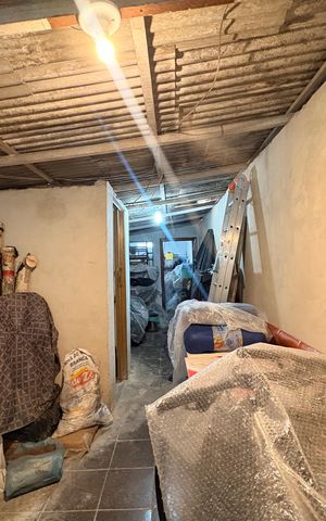 Casa à venda com 170m², 2 quartos e 2 vagas Casa à venda com 170m², 2 quartos e 2 vagasDepósito
