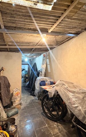 Casa à venda com 170m², 2 quartos e 2 vagas Casa à venda com 170m², 2 quartos e 2 vagasDepósito