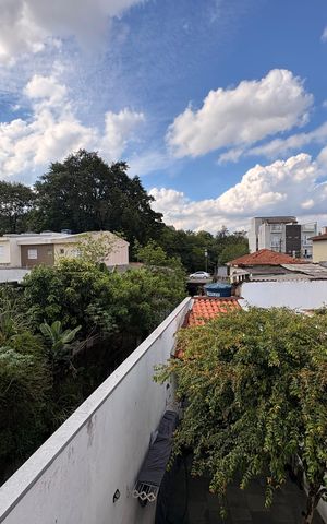 Casa à venda com 170m², 2 quartos e 2 vagas Casa à venda com 170m², 2 quartos e 2 vagasVista da suite 2