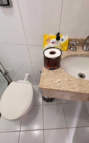 Casa à venda com 170m², 2 quartos e 2 vagas Casa à venda com 170m², 2 quartos e 2 vagasBanheiro da suíte 1