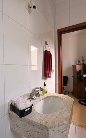 Casa à venda com 170m², 2 quartos e 2 vagas Casa à venda com 170m², 2 quartos e 2 vagasBanheiro da suíte 2