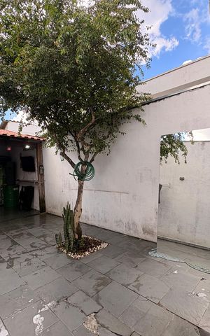 Casa à venda com 170m², 2 quartos e 2 vagas Casa à venda com 170m², 2 quartos e 2 vagasQuintal