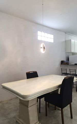 Casa à venda com 170m², 2 quartos e 2 vagas Casa à venda com 170m², 2 quartos e 2 vagasCozinha