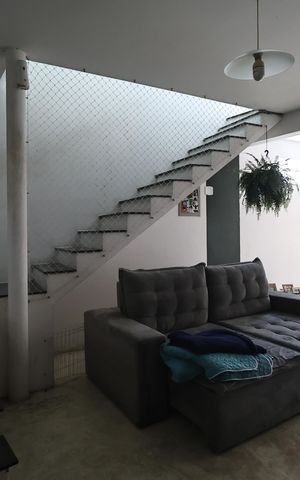 Casa à venda com 170m², 2 quartos e 2 vagas Casa à venda com 170m², 2 quartos e 2 vagasSala