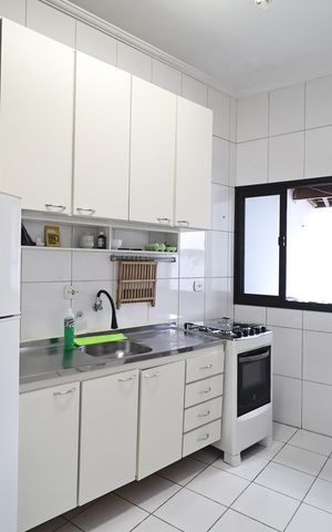 Casa à venda com 170m², 2 quartos e 2 vagas Casa à venda com 170m², 2 quartos e 2 vagasCozinha