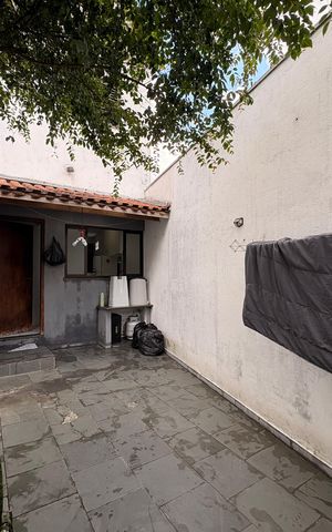Casa à venda com 170m², 2 quartos e 2 vagas Casa à venda com 170m², 2 quartos e 2 vagasQuintal
