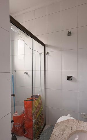 Casa à venda com 170m², 2 quartos e 2 vagas Casa à venda com 170m², 2 quartos e 2 vagasBanheiro da suíte 2