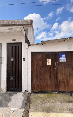 Casa à venda com 170m², 2 quartos e 2 vagas Casa à venda com 170m², 2 quartos e 2 vagasFachada + plaquinha FADD-434