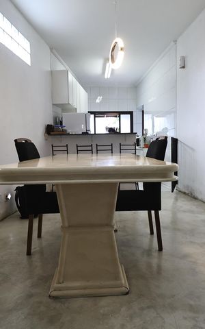 Casa à venda com 170m², 2 quartos e 2 vagas Casa à venda com 170m², 2 quartos e 2 vagasCozinha