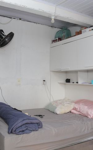 Casa à venda com 60m², 3 quartos e sem vaga Casa à venda com 60m², 3 quartos e sem vagaQuarto 3