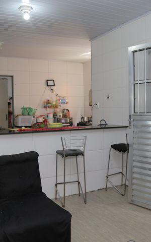 Casa à venda com 60m², 3 quartos e sem vaga Casa à venda com 60m², 3 quartos e sem vagaSala/ cozinha