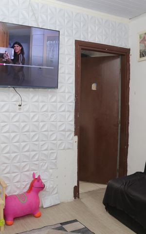 Casa à venda com 60m², 3 quartos e sem vaga Casa à venda com 60m², 3 quartos e sem vagaSala