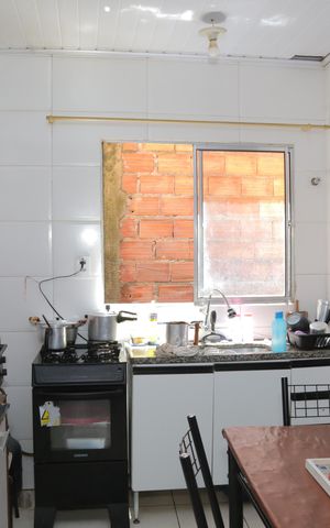 Casa à venda com 60m², 3 quartos e sem vaga Casa à venda com 60m², 3 quartos e sem vagaCozinha