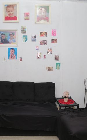 Casa à venda com 60m², 3 quartos e sem vaga Casa à venda com 60m², 3 quartos e sem vagaSala