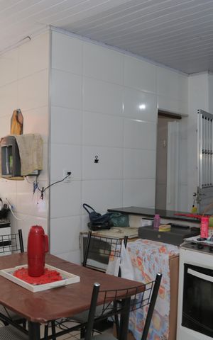 Casa à venda com 60m², 3 quartos e sem vaga Casa à venda com 60m², 3 quartos e sem vagaCozinha
