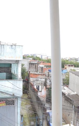 Casa à venda com 60m², 3 quartos e sem vaga Casa à venda com 60m², 3 quartos e sem vagaVista da área de serviço